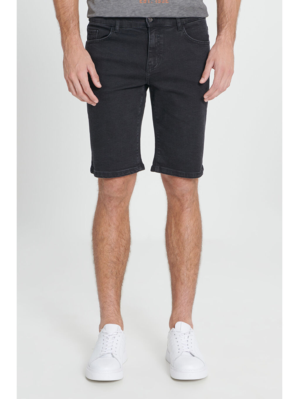 Erkek Siyah Slim Fit Dar Kesim Pamuklu Esnek Denim Şort-1