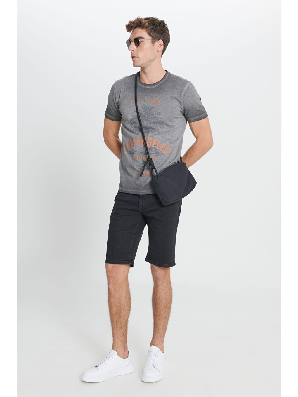 Erkek Siyah Slim Fit Dar Kesim Pamuklu Esnek Denim Şort-2