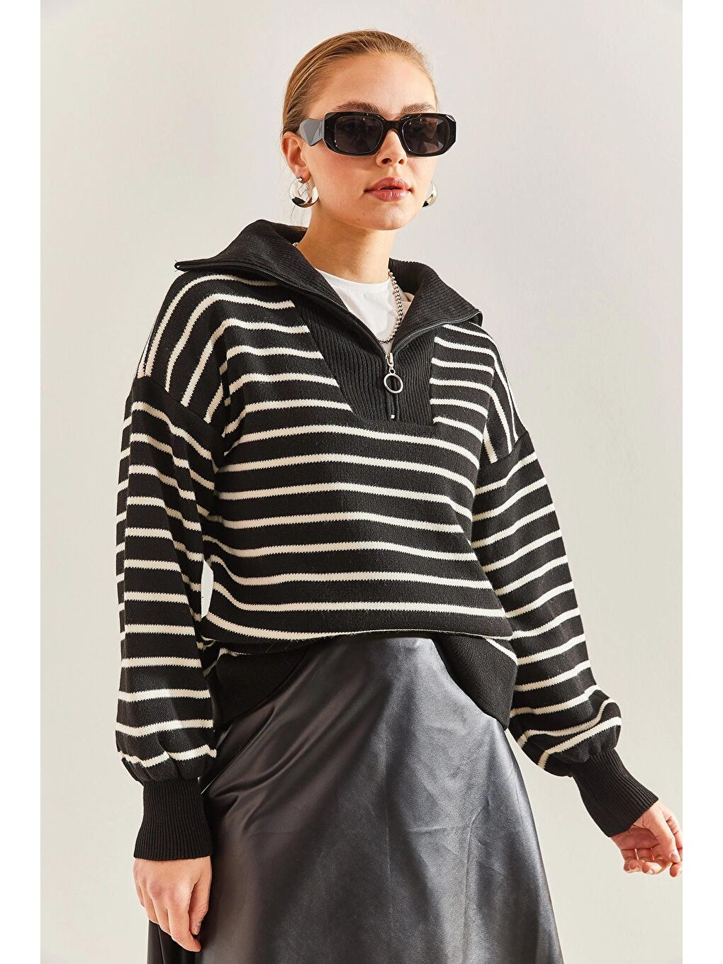 Siyah Kadın Çizgili Fermuarlı Triko Kazak-1