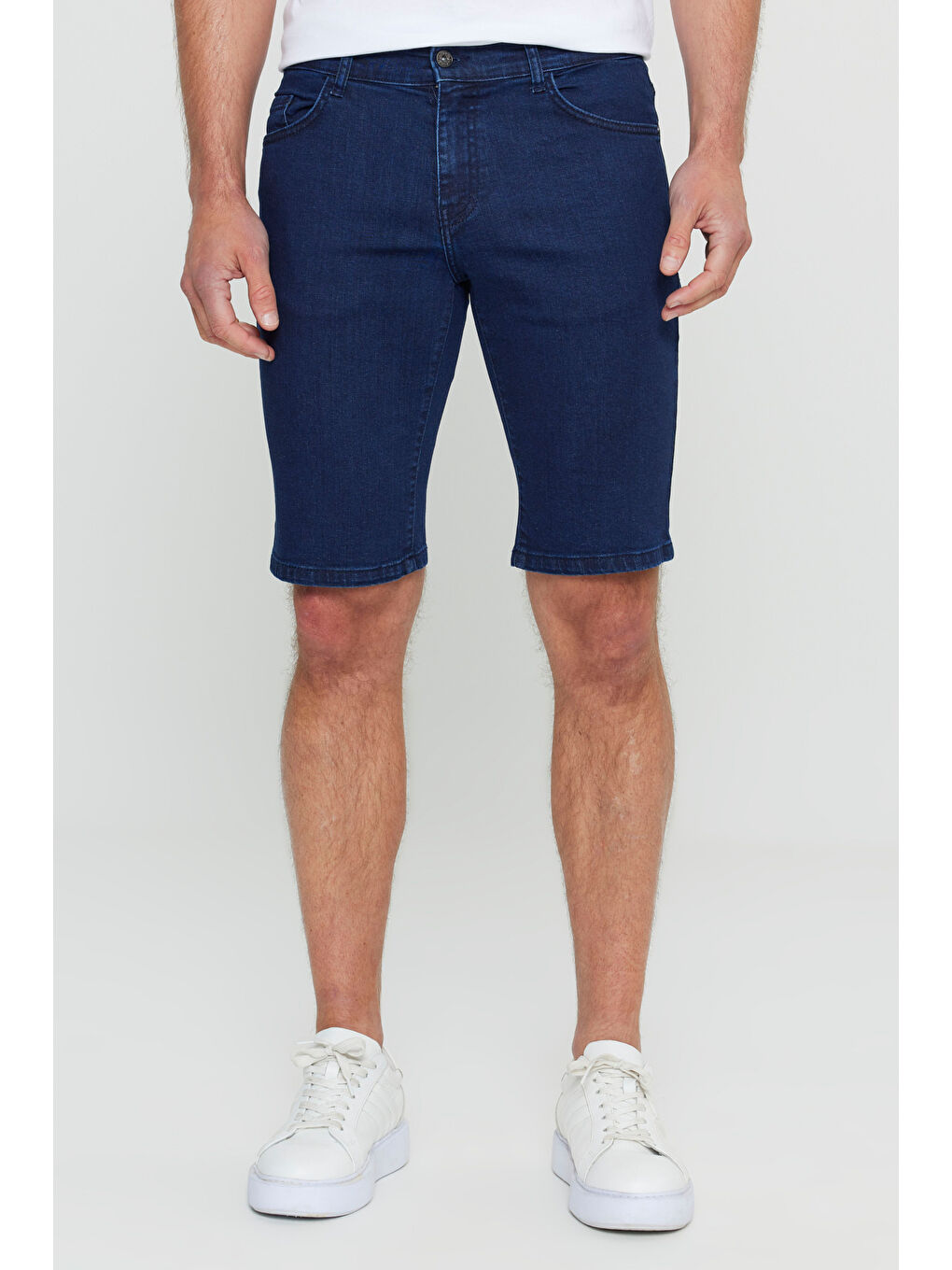 Erkek Koyu Lacivert Slim Fit Dar Kesim Pamuklu Esnek Denim Şort