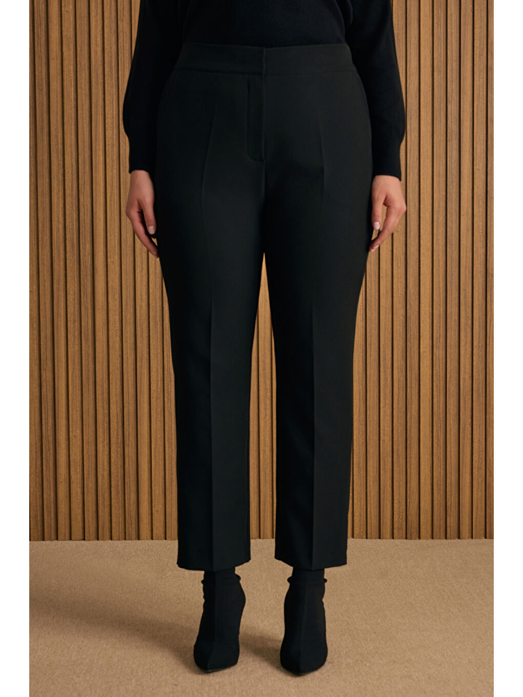 Siyah Beli Lastikli Dokuma Pantolon-1