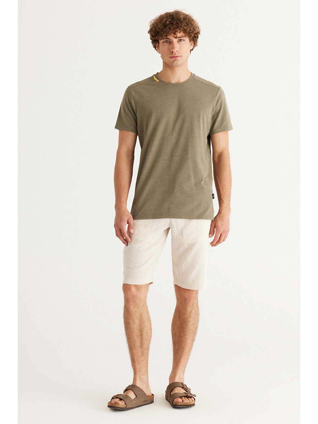 Erkek Bej Slim Fit Dar Kesim Yan Cepli %100 Pamuk Müslin Desenli Şort-3