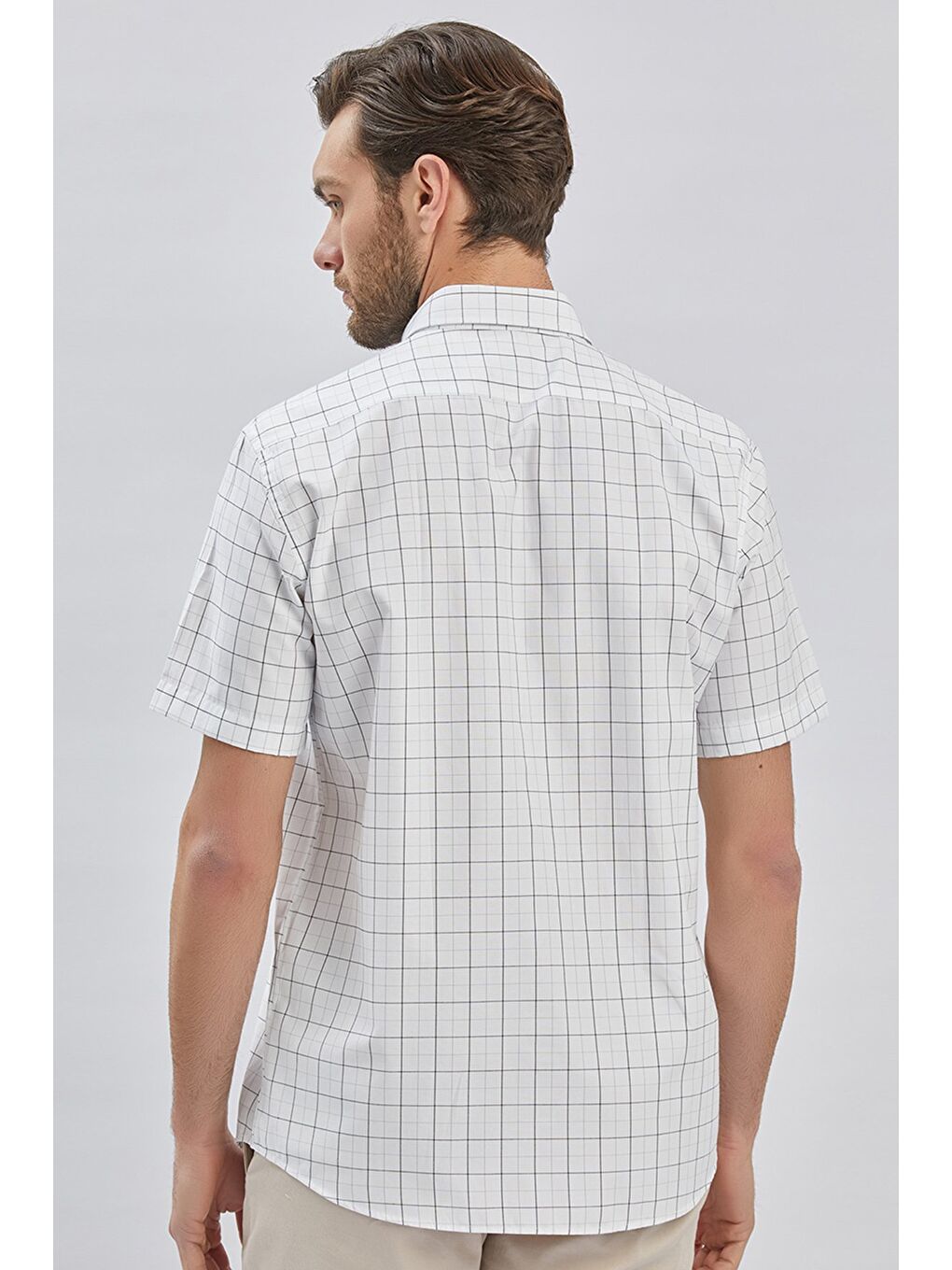 Beyaz Kısa Kollu Ekoseli Cepli Pamuklu Klasik Comfort Fit Rahat Kesim Gömlek 1004240220-4