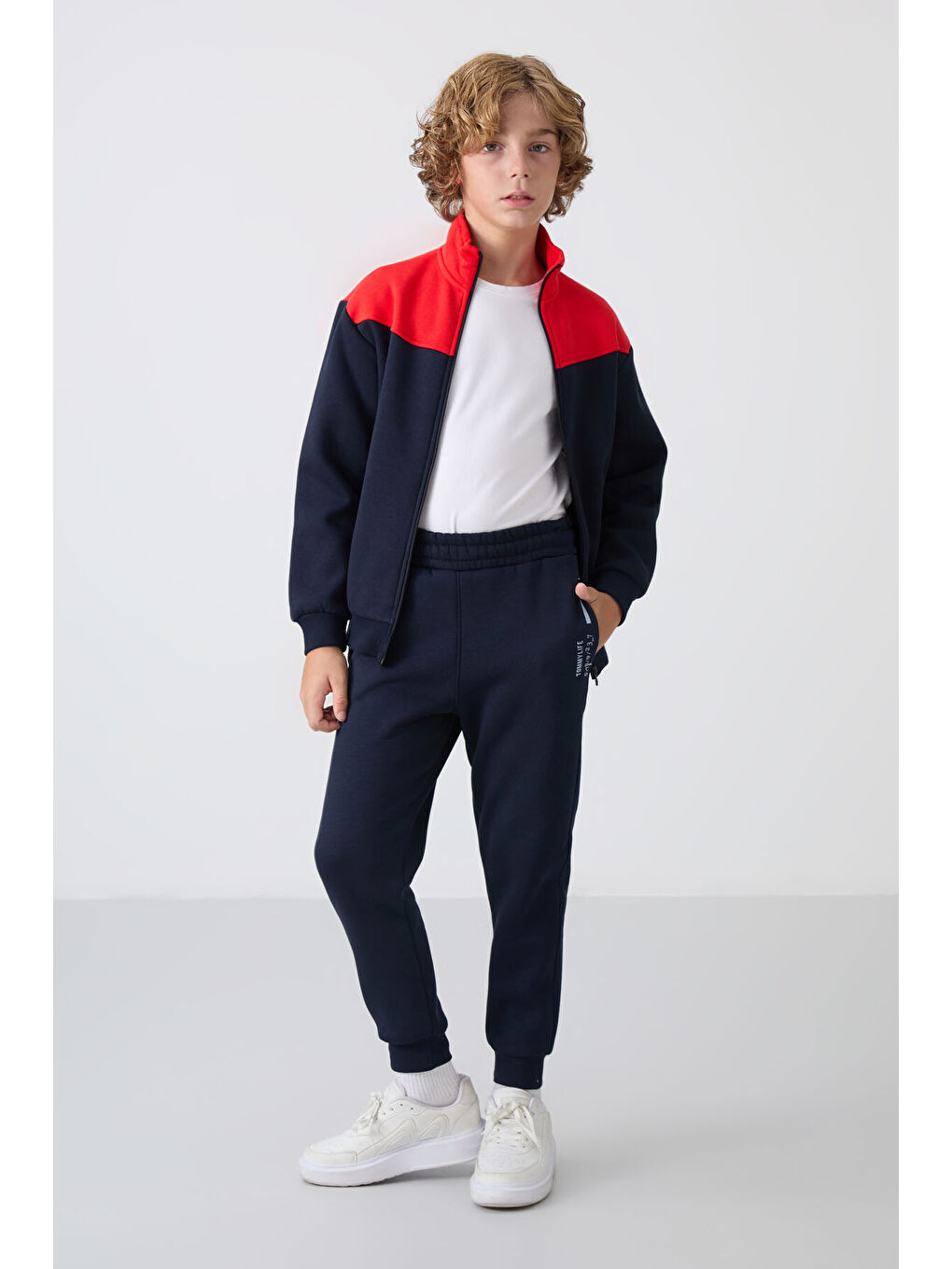 Lacivert Pamuklu Kalın İçi Tüylü Yumuşak Dokulu Standart Fit Nakışlı Erkek Çocuk Eşofman Takım - 11