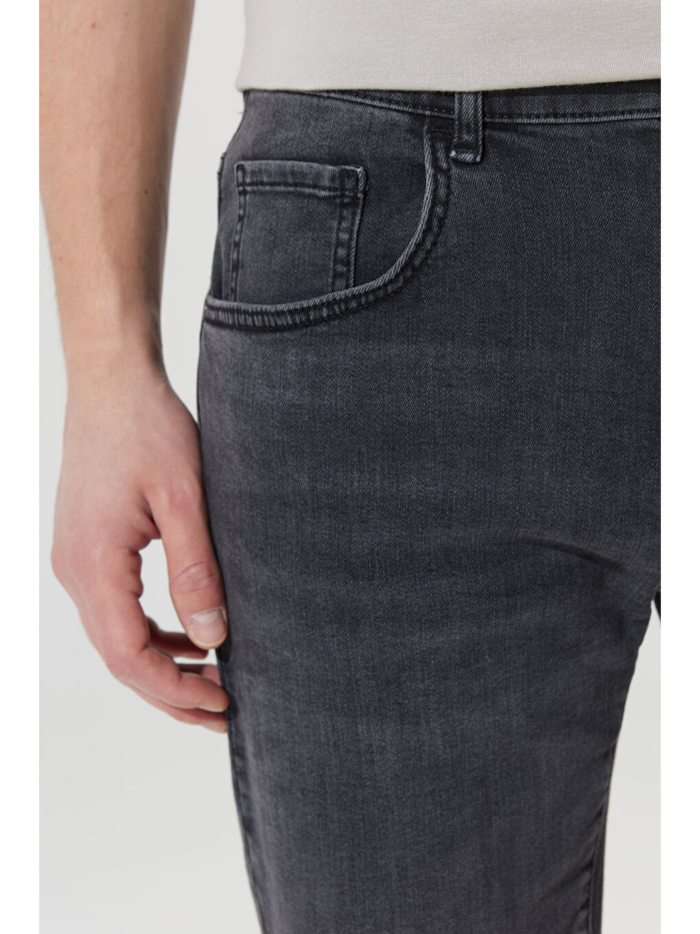 Erkek Gri Slim Fit Dar Kesim Pamuklu Esnek Denim Şort-6