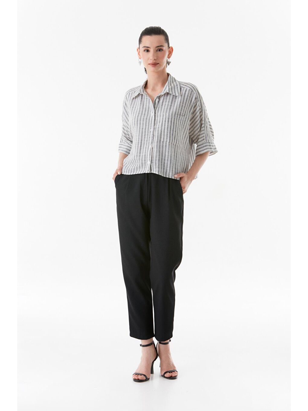 Siyah Yüksek Bel Cepli Straight Pantolon-1