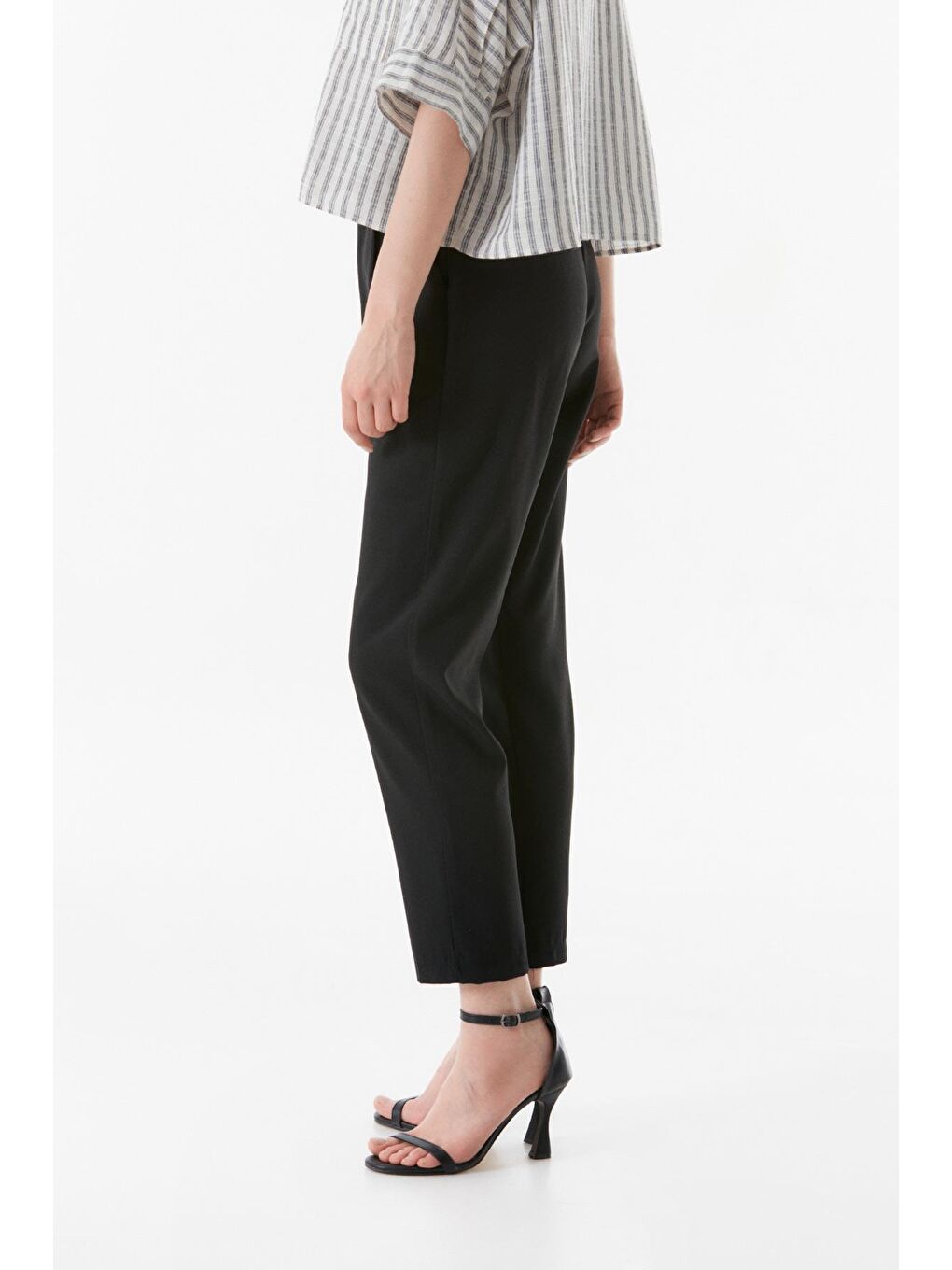 Siyah Yüksek Bel Cepli Straight Pantolon-2