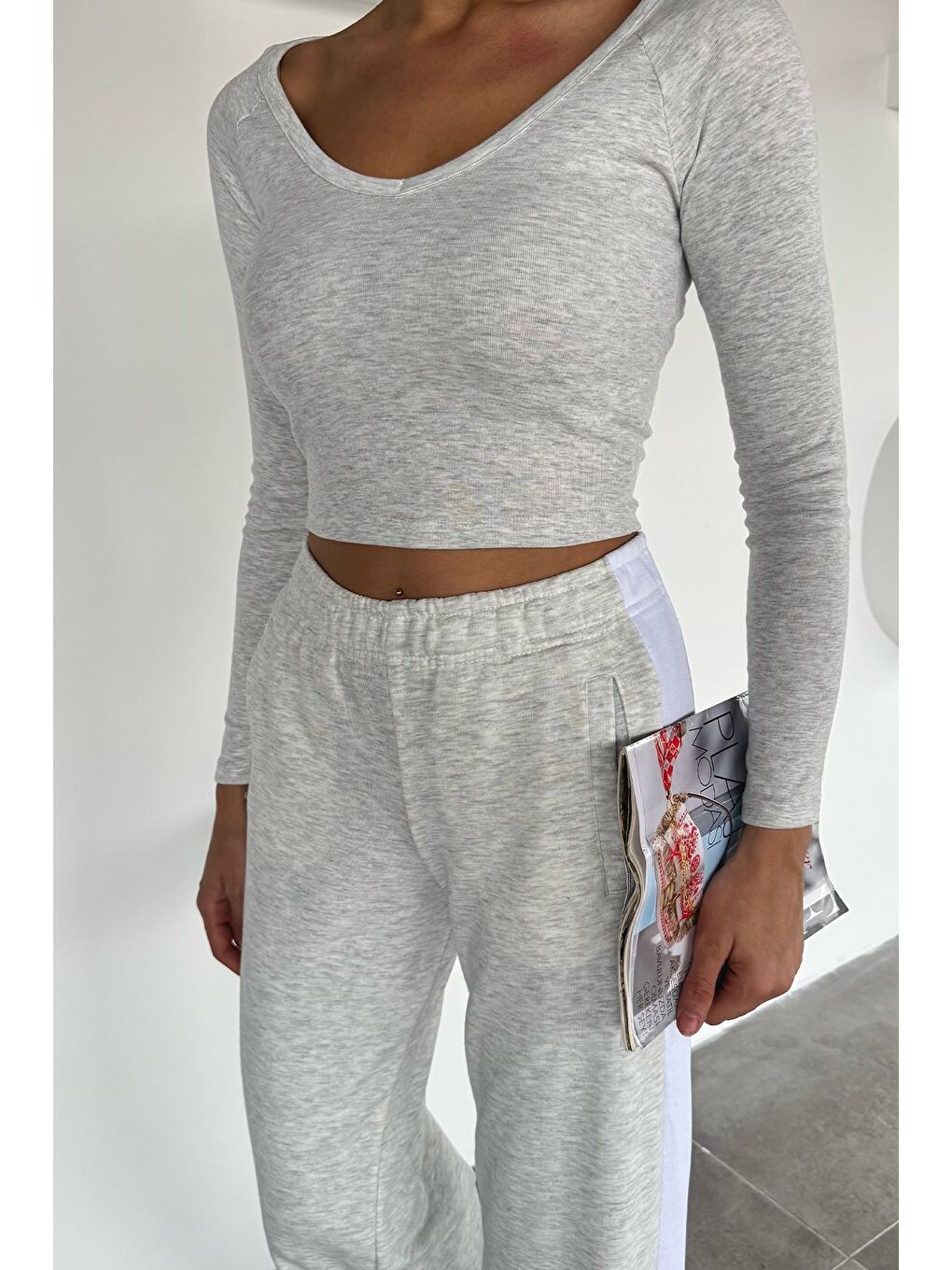 Gri Kadın V Yaka Uzun Kol Elastanlı Slim Fit Body Bluz-1