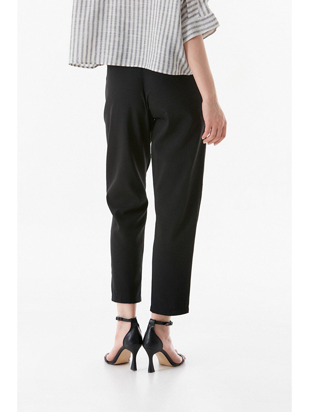 Siyah Yüksek Bel Cepli Straight Pantolon-3