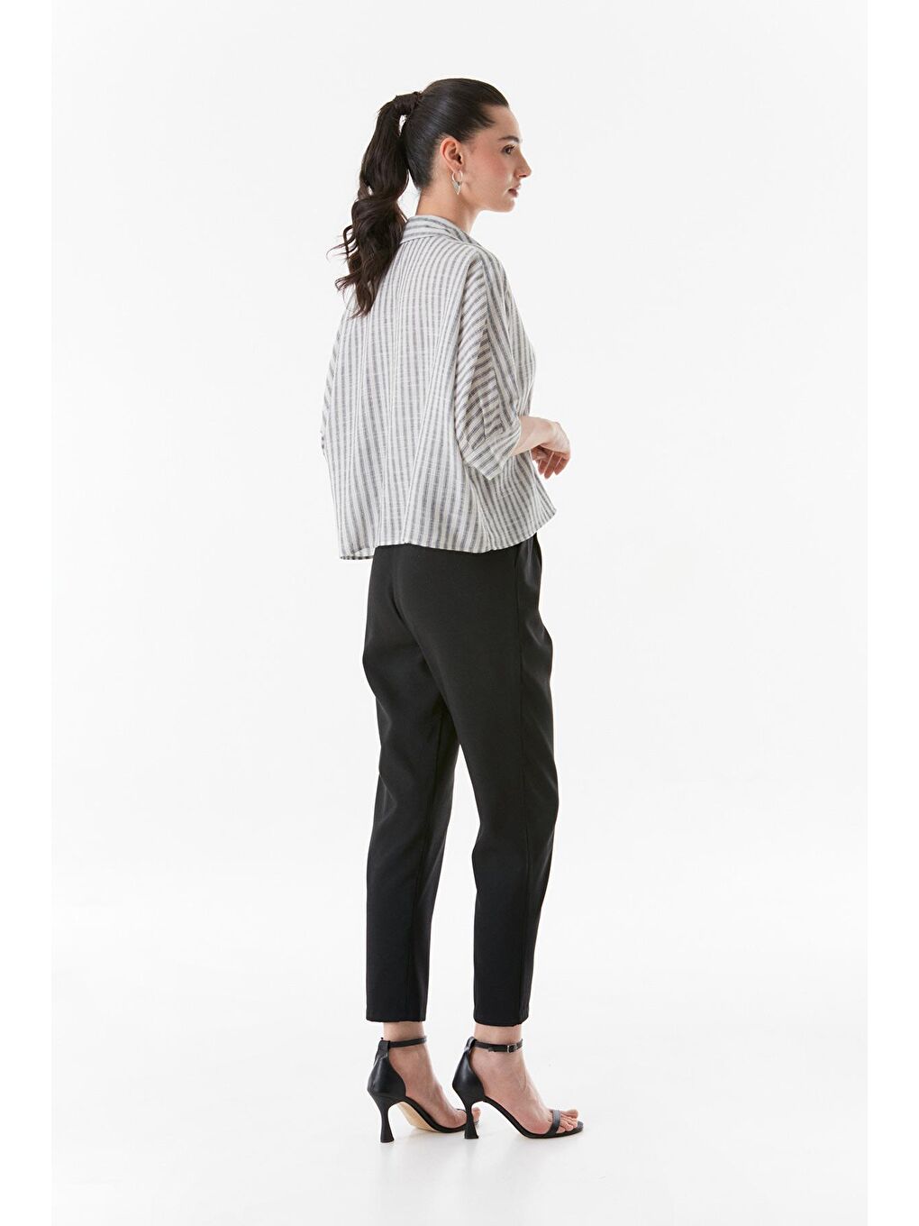 Siyah Yüksek Bel Cepli Straight Pantolon-4