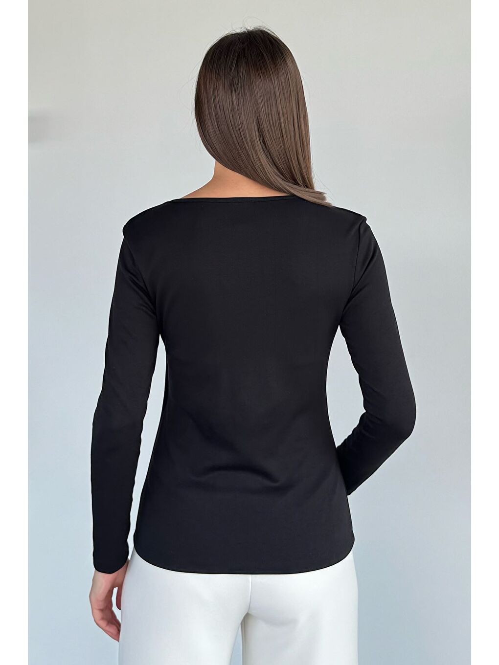 Siyah V Yaka Basıc Bluz-3