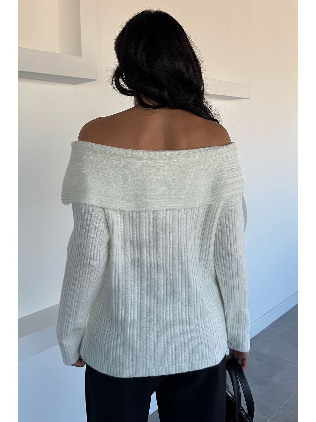 Ekru Kadın Madonna Yaka Kendinden Çizgi Desenli Triko Bluz-3