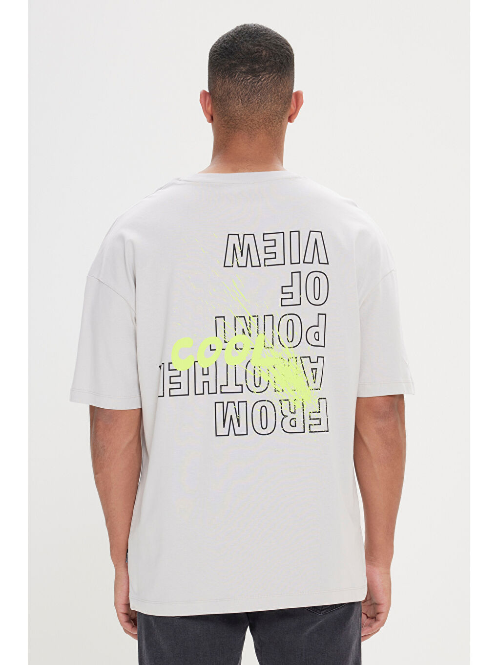 Erkek Gri Oversize Bol Kesim Bisiklet Yaka %100 Pamuk Sırt Baskılı Tişört-4