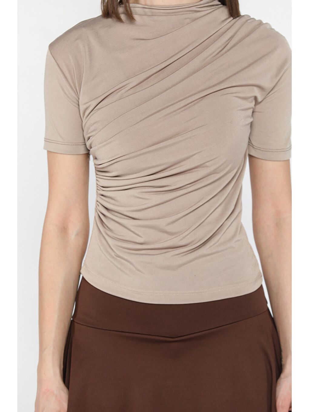 Bej Kadın Omuz Ve Bel Drapeli Kısa Kol Bluz-3