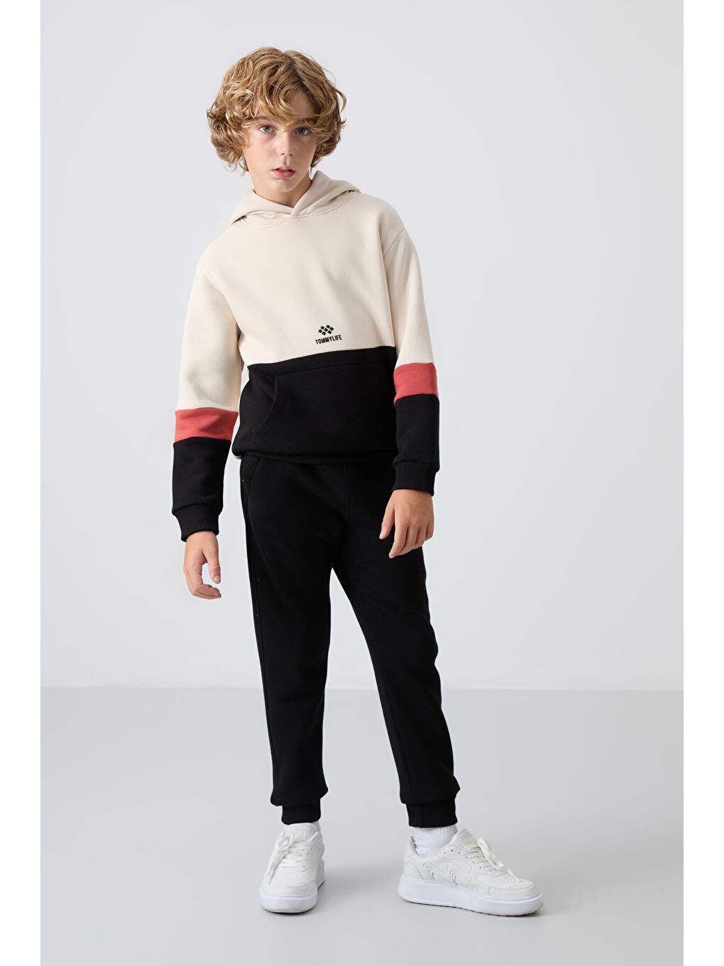 Bej-Siyah Pamuklu Kalın İçi Tüylü Yumuşak Dokulu Standart Fit Nakışlı Erkek Çocuk Eşofman Takım - 1-1