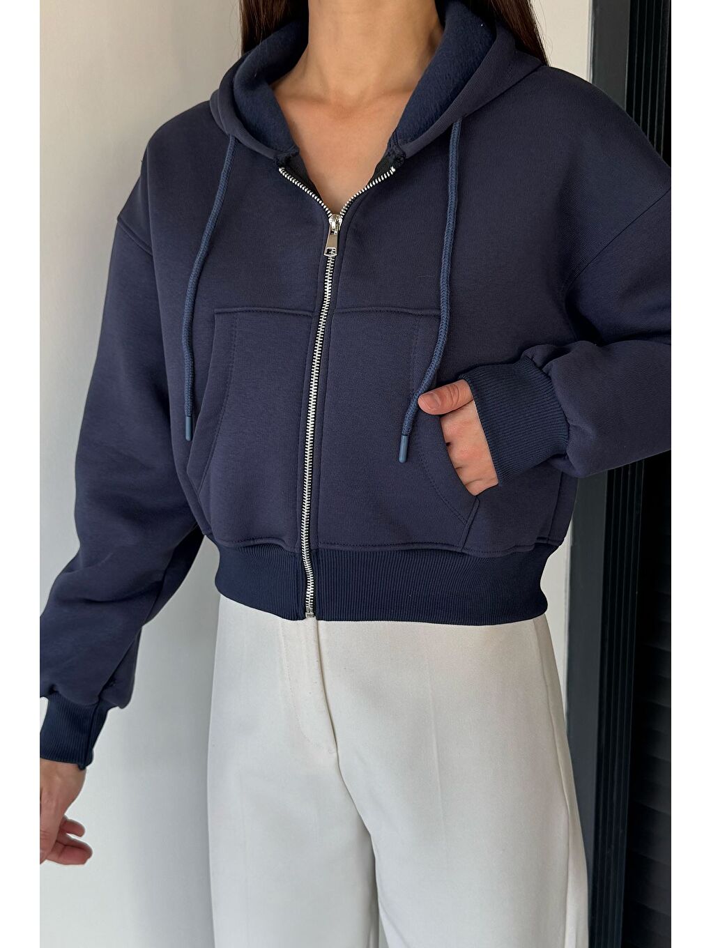 Lacivert Kadın Kapüşonlu Şardonlu Ön Fermuarlı Crop Top Sweatshirt-1