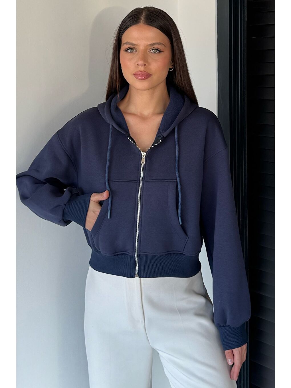 Lacivert Kadın Kapüşonlu Şardonlu Ön Fermuarlı Crop Top Sweatshirt-2