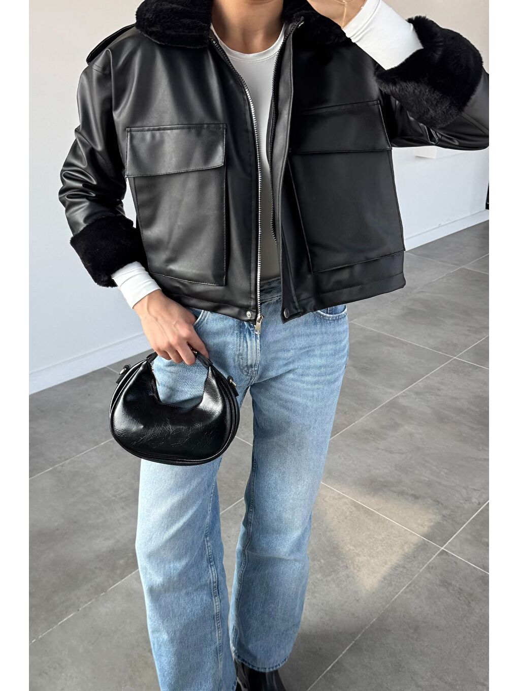 Siyah Kadın Bel Lastikli Kürklü Suni Deri Mont-1