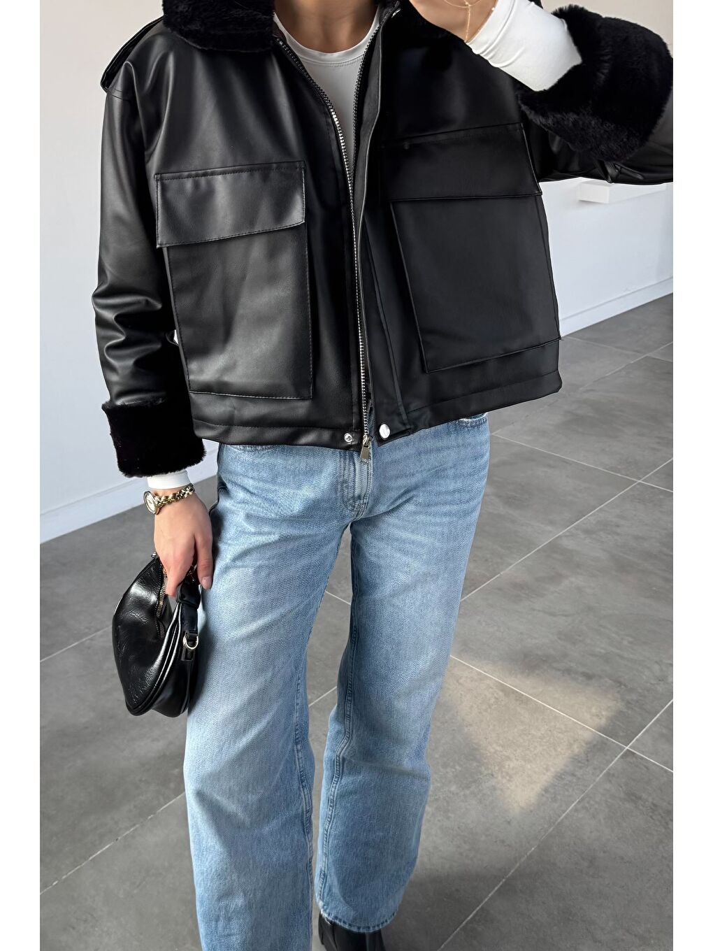 Siyah Kadın Bel Lastikli Kürklü Suni Deri Mont-3