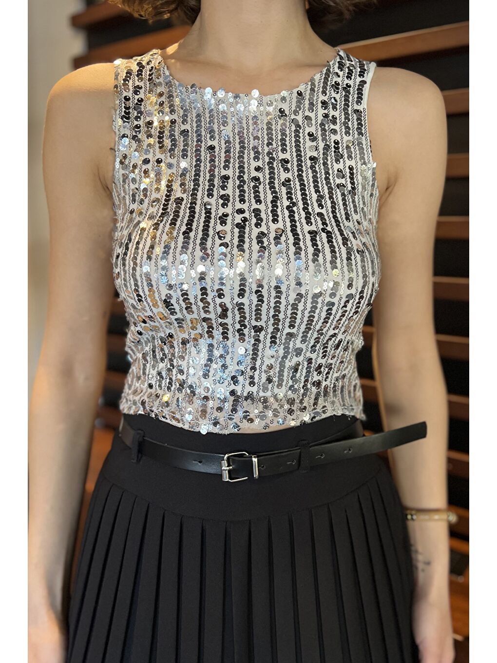 Beyaz Kadın Pul Payetli Sıfır Kol Bluz-3