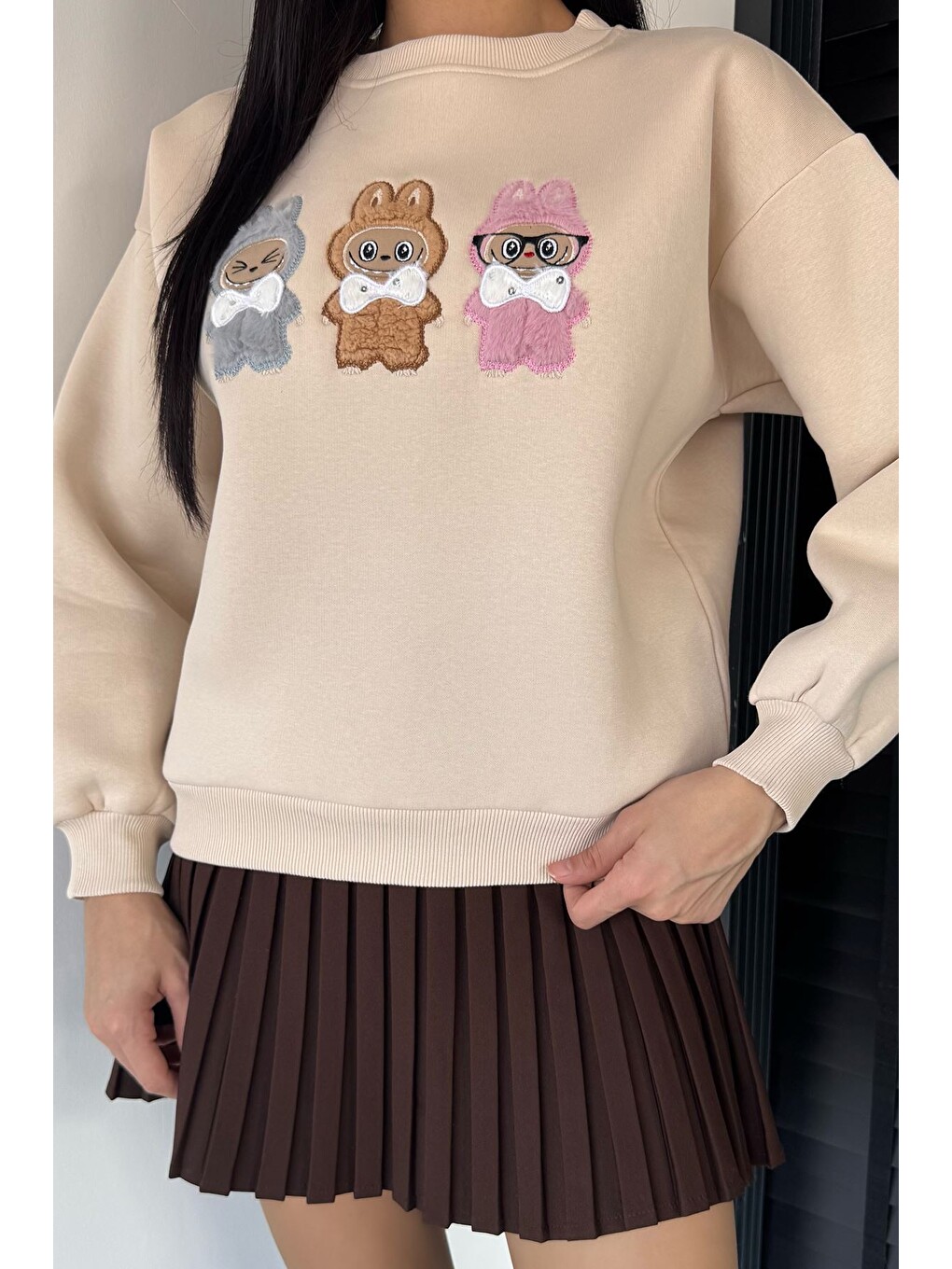 Bej Kadın Bisiklet Yaka Ön Nakışlı Şardonlu Sweatshirt-2