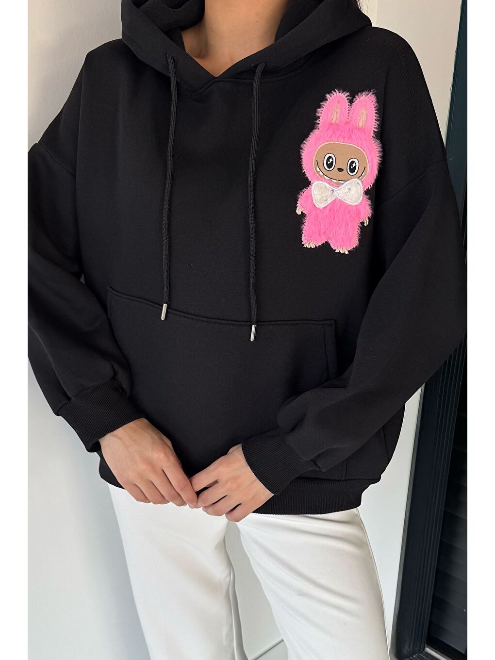 Siyah Kadın Kapüşonlu Şardonlu Kanguru Cepli Sweatshirt