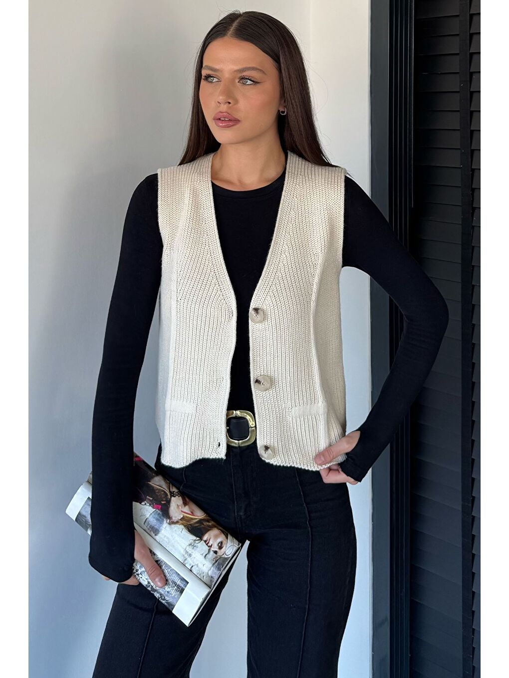 Ekru Kadın V Yaka Ön Düğmeli Triko Yelek-4