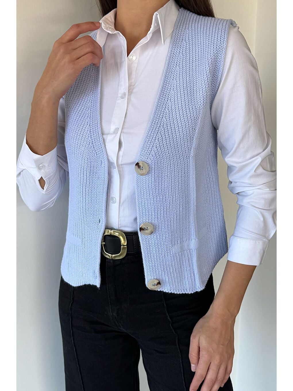 Mavi Kadın V Yaka Ön Düğmeli Triko Yelek-1