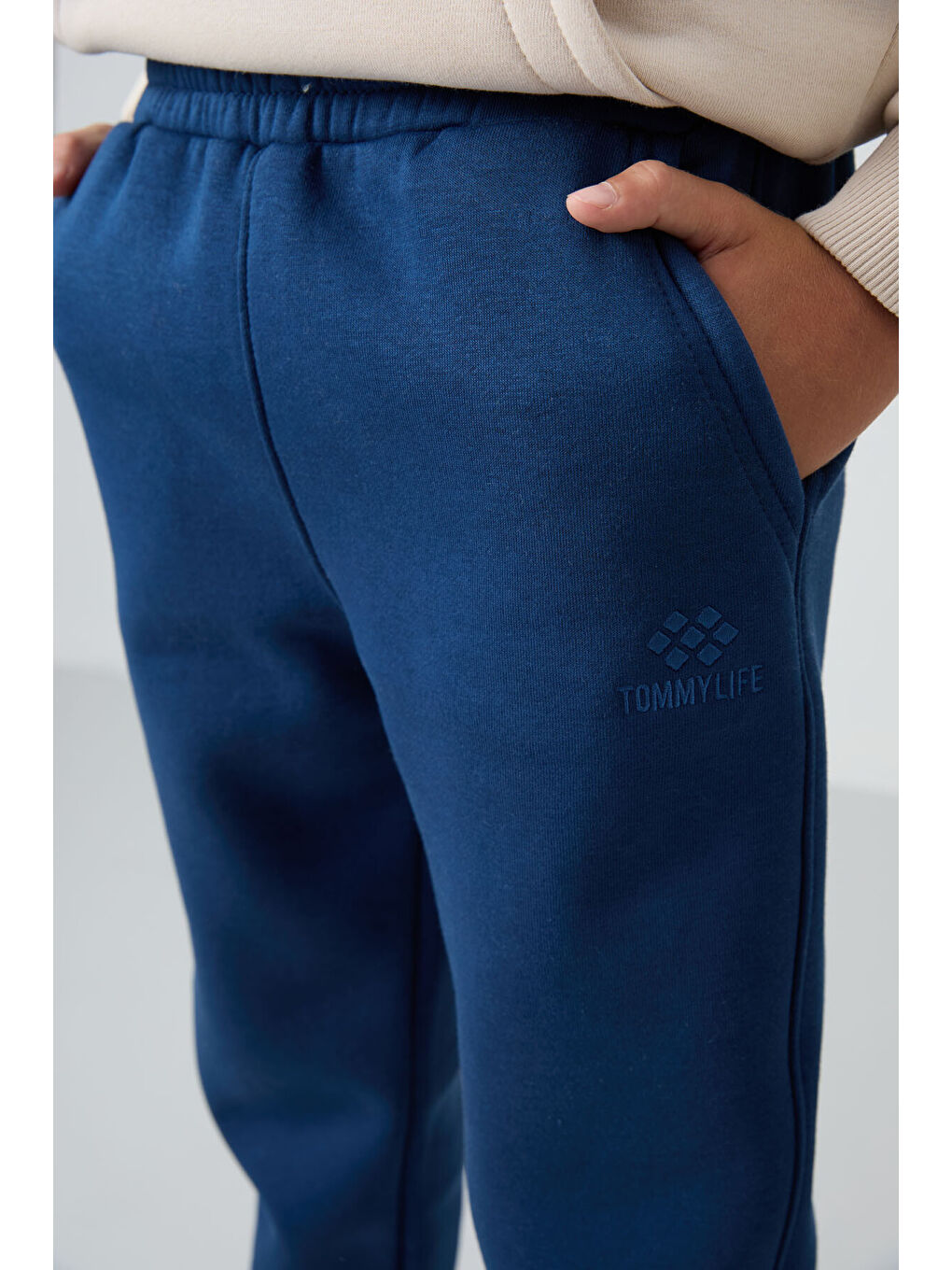 Mavi Parlament Pamuklu Kalın İçi Tüylü Yumuşak Dokulu Standart Fit Nakışlı Erkek Çocuk Eşofman Alt - 112-2