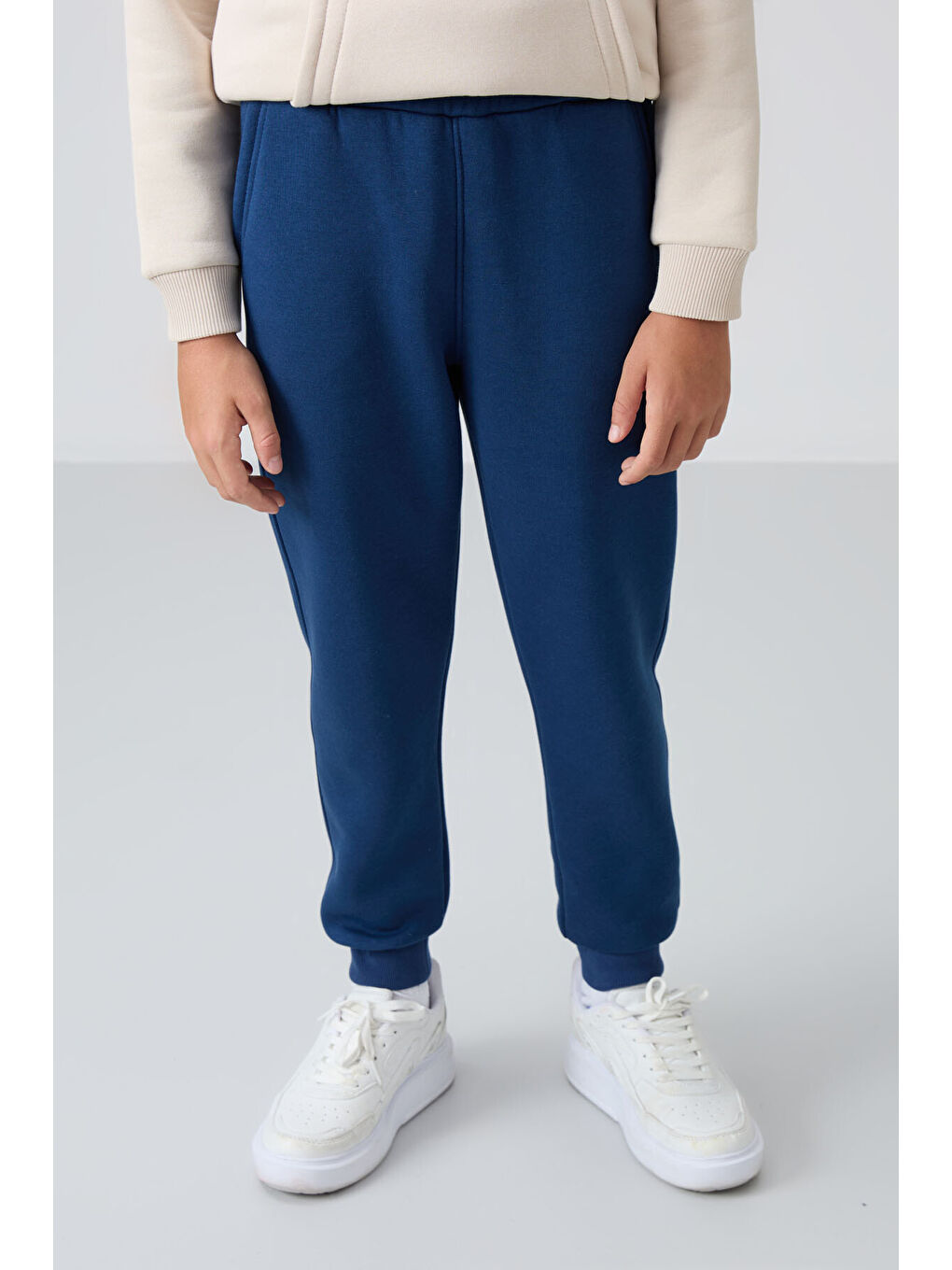 Mavi Parlament Pamuklu Kalın İçi Tüylü Yumuşak Dokulu Standart Fit Nakışlı Erkek Çocuk Eşofman Alt - 112-3