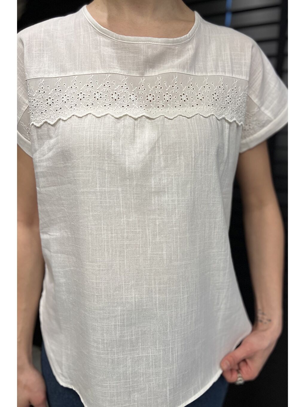 Ekru Kadın Dantel İşlemeli Keten Bluz-3