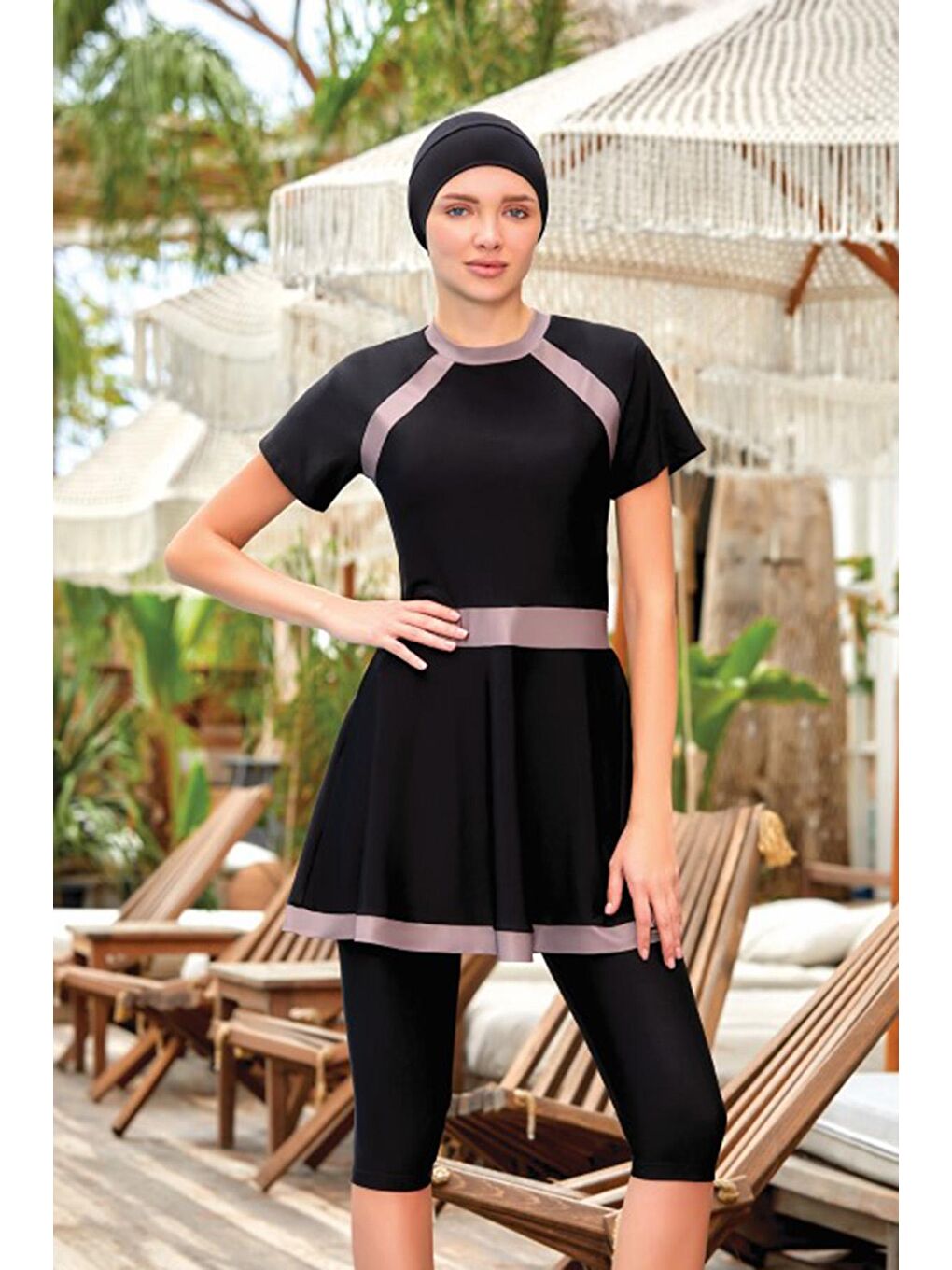 Siyah Kısa Kol Taytlı Yarı Kapalı Mayo Sereny