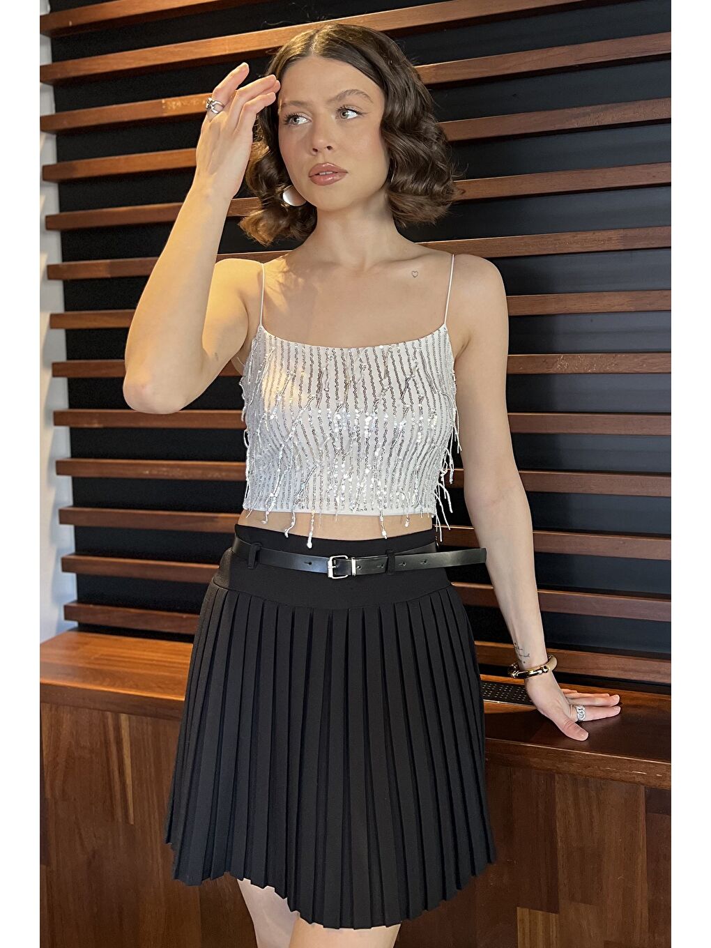 Beyaz Kadın İp Askılı Pul İşlemeli Crop Top Bluz