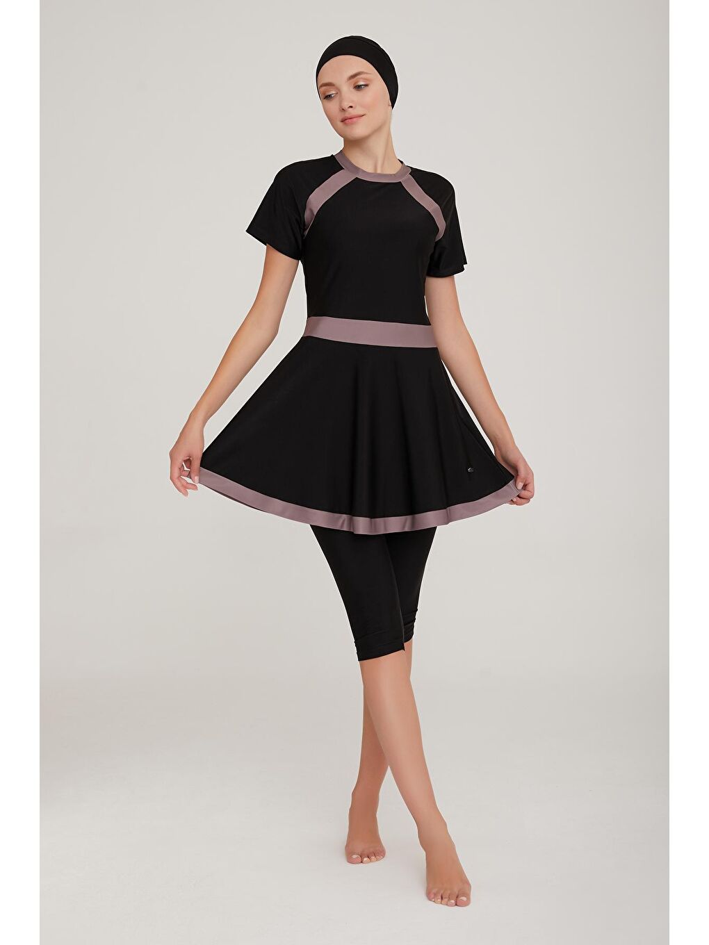 Siyah Kısa Kol Taytlı Yarı Kapalı Mayo Sereny-1