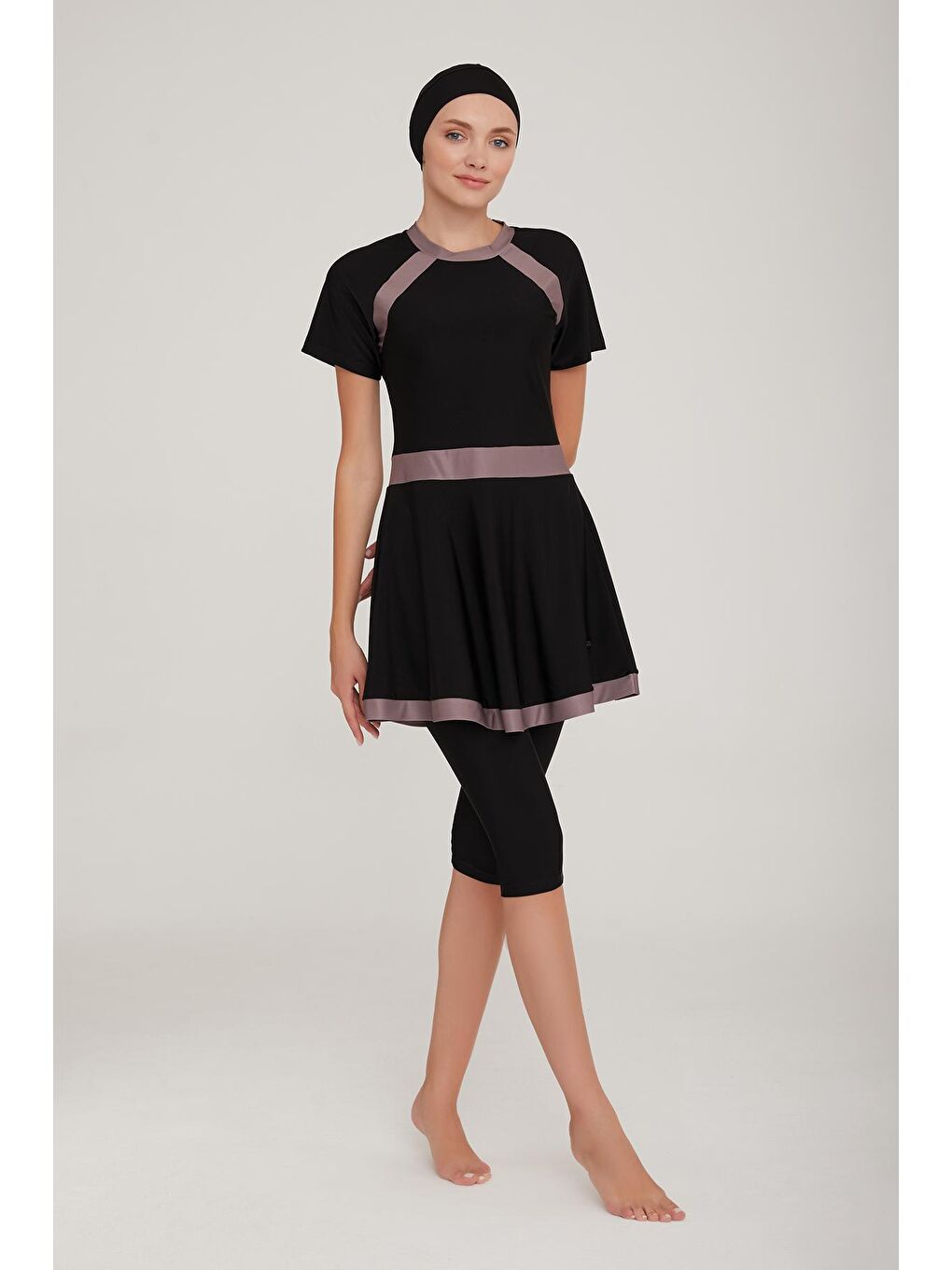 Siyah Kısa Kol Taytlı Yarı Kapalı Mayo Sereny-2