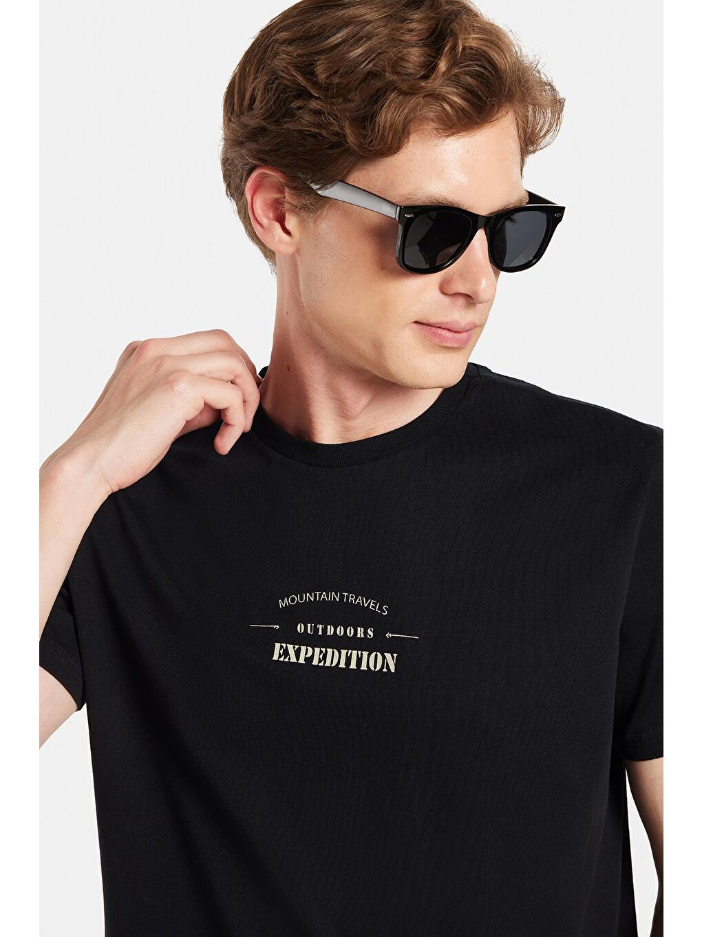 Erkek Slim Fit Dar Kesim %100 Pamuk Yumuşak Dokulu Baskılı Siyah Bisiklet Yaka Tişört-1