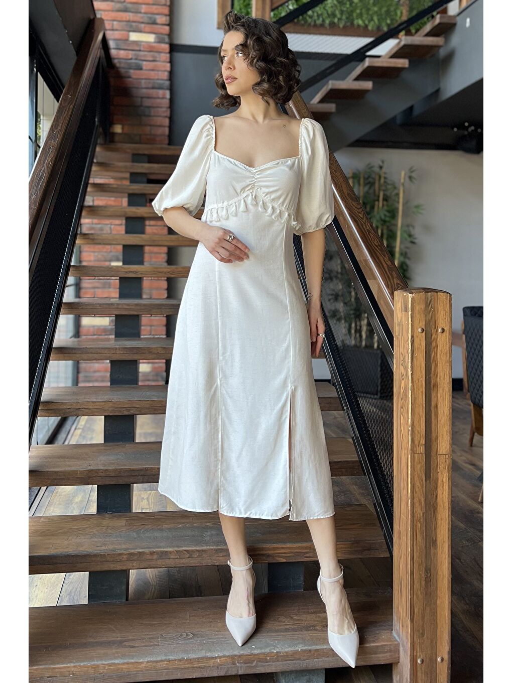 Ekru Kadın Ön Püskül Detaylı Kol Lastikli Çift Yırtmaçlı Keten Elbise