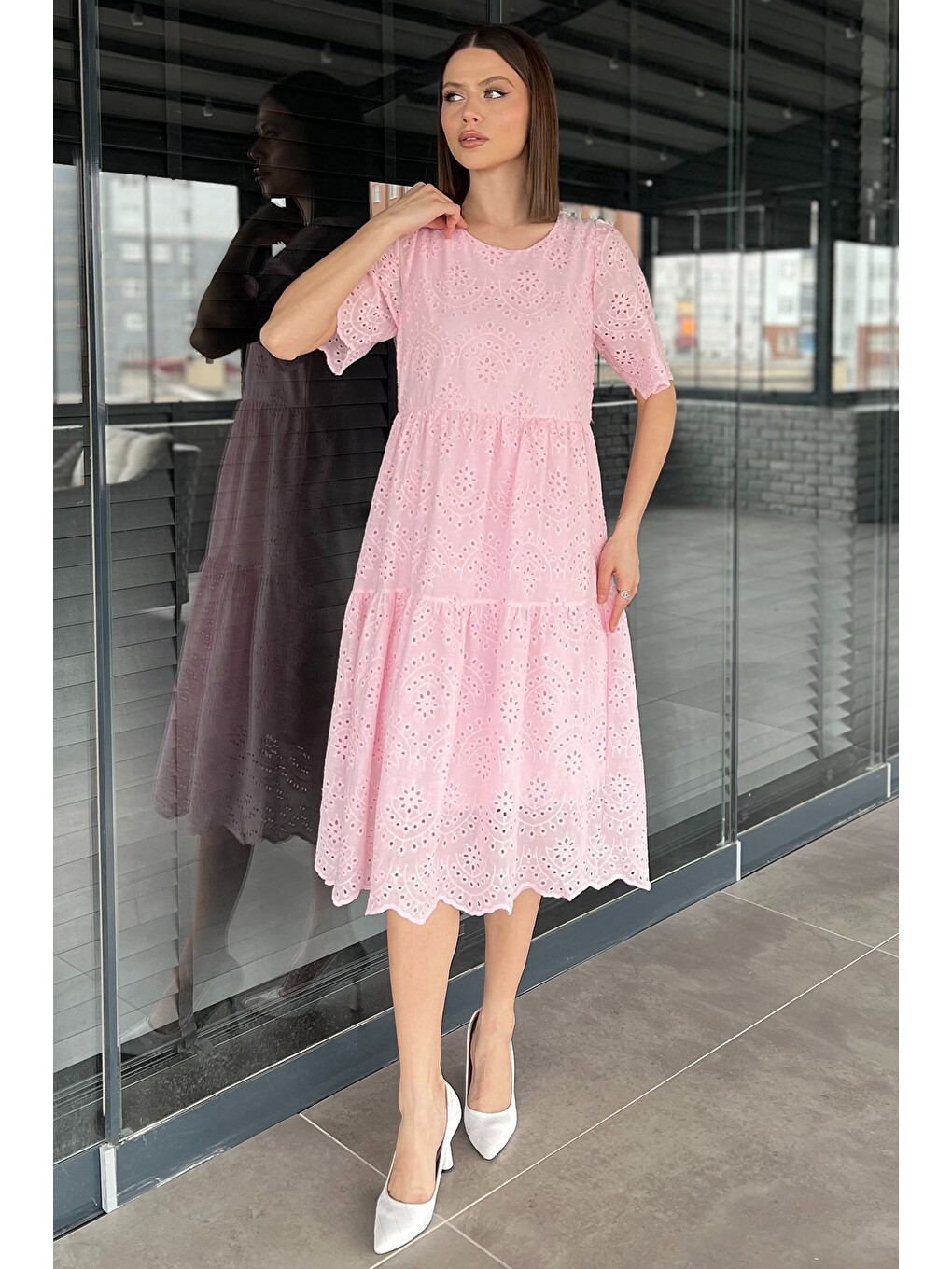 Pembe Dantel İşlemeli Kadın Kısa Kol Elbise-1