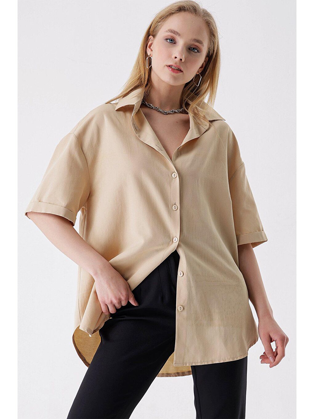 Bej Kısa Kollu Oversize Gömlek