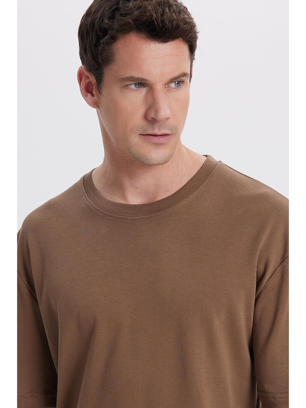 Unisex Oversize Geniş Kesim %100 Pamuk Yumuşak Dokulu Basic Bisiklet Yaka Kahverengi Tişört-1