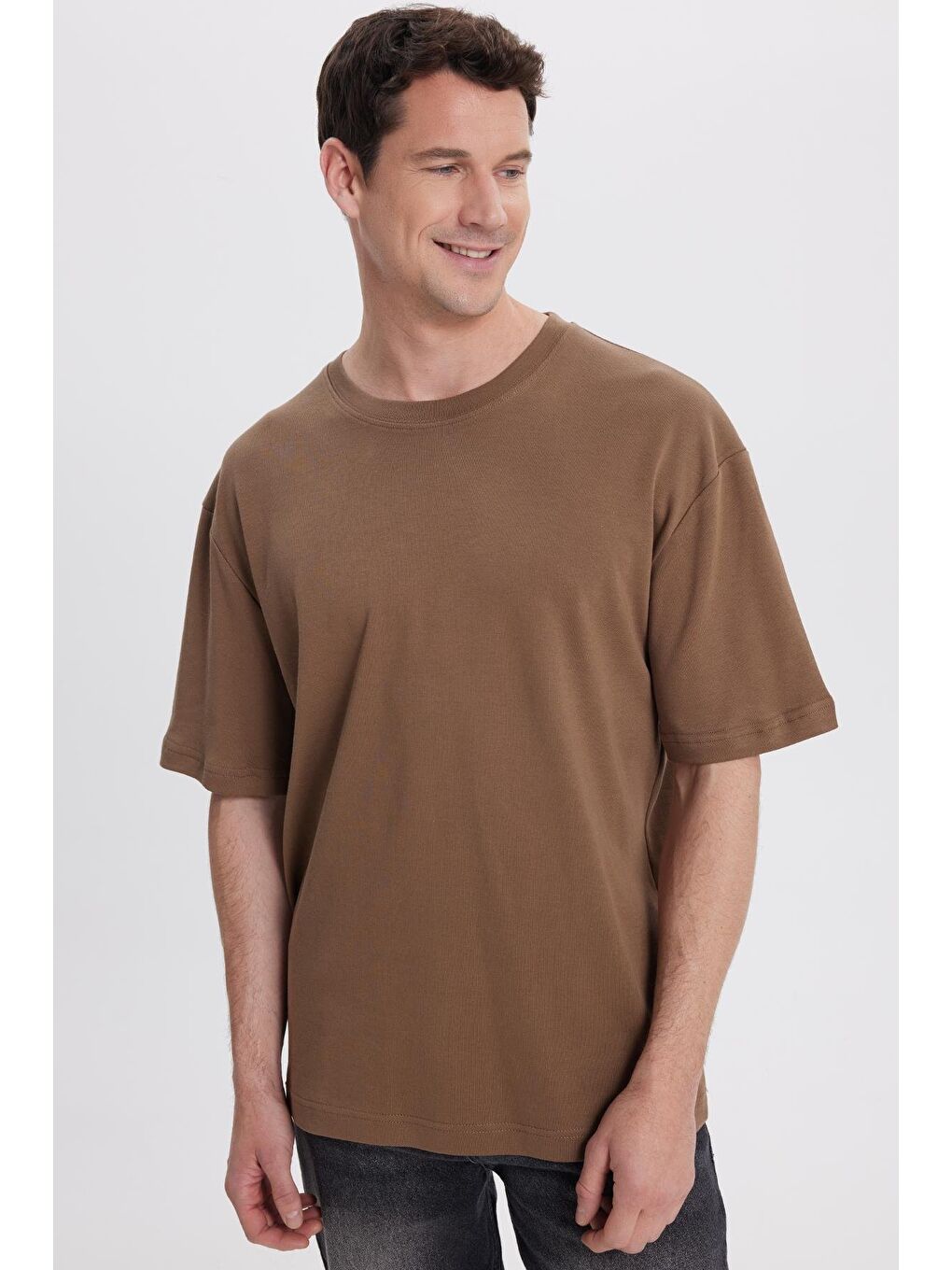 Unisex Oversize Geniş Kesim %100 Pamuk Yumuşak Dokulu Basic Bisiklet Yaka Kahverengi Tişört-4