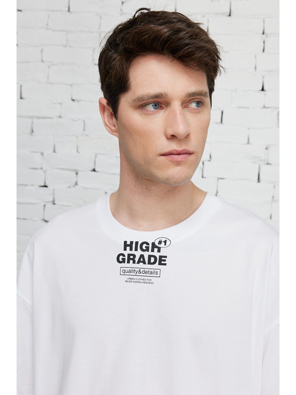 Erkek Beyaz Oversize Fit Geniş Kesim Bisiklet Yaka %100 Pamuk Baskılı Tişört-2