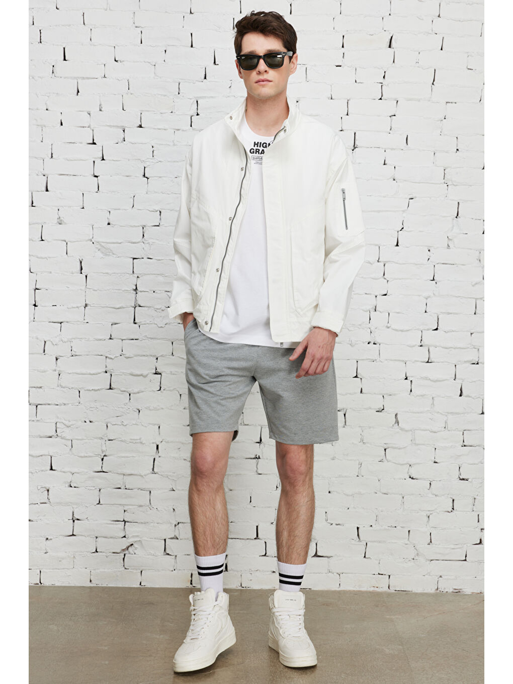 Erkek Beyaz Oversize Fit Geniş Kesim Bisiklet Yaka %100 Pamuk Baskılı Tişört-4