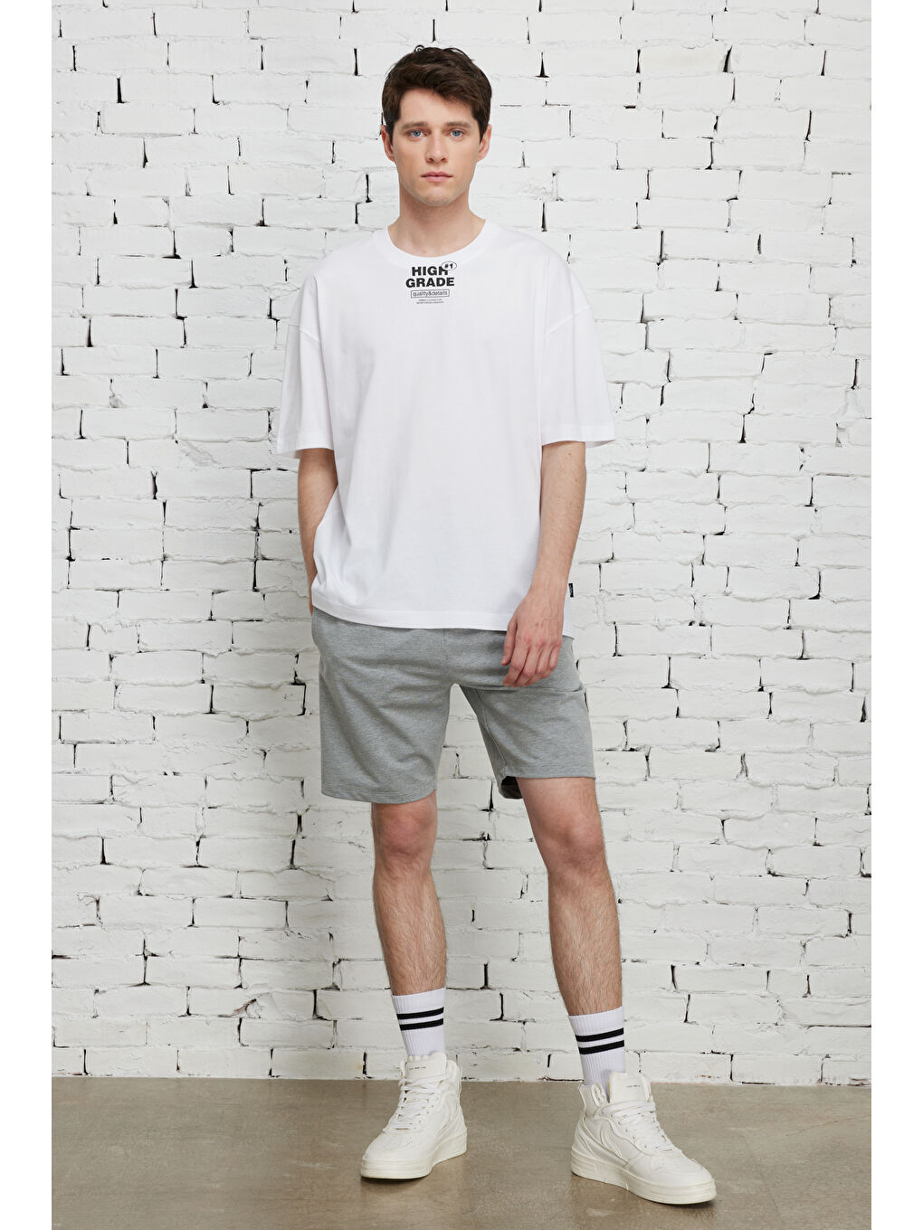 Erkek Beyaz Oversize Fit Geniş Kesim Bisiklet Yaka %100 Pamuk Baskılı Tişört-5