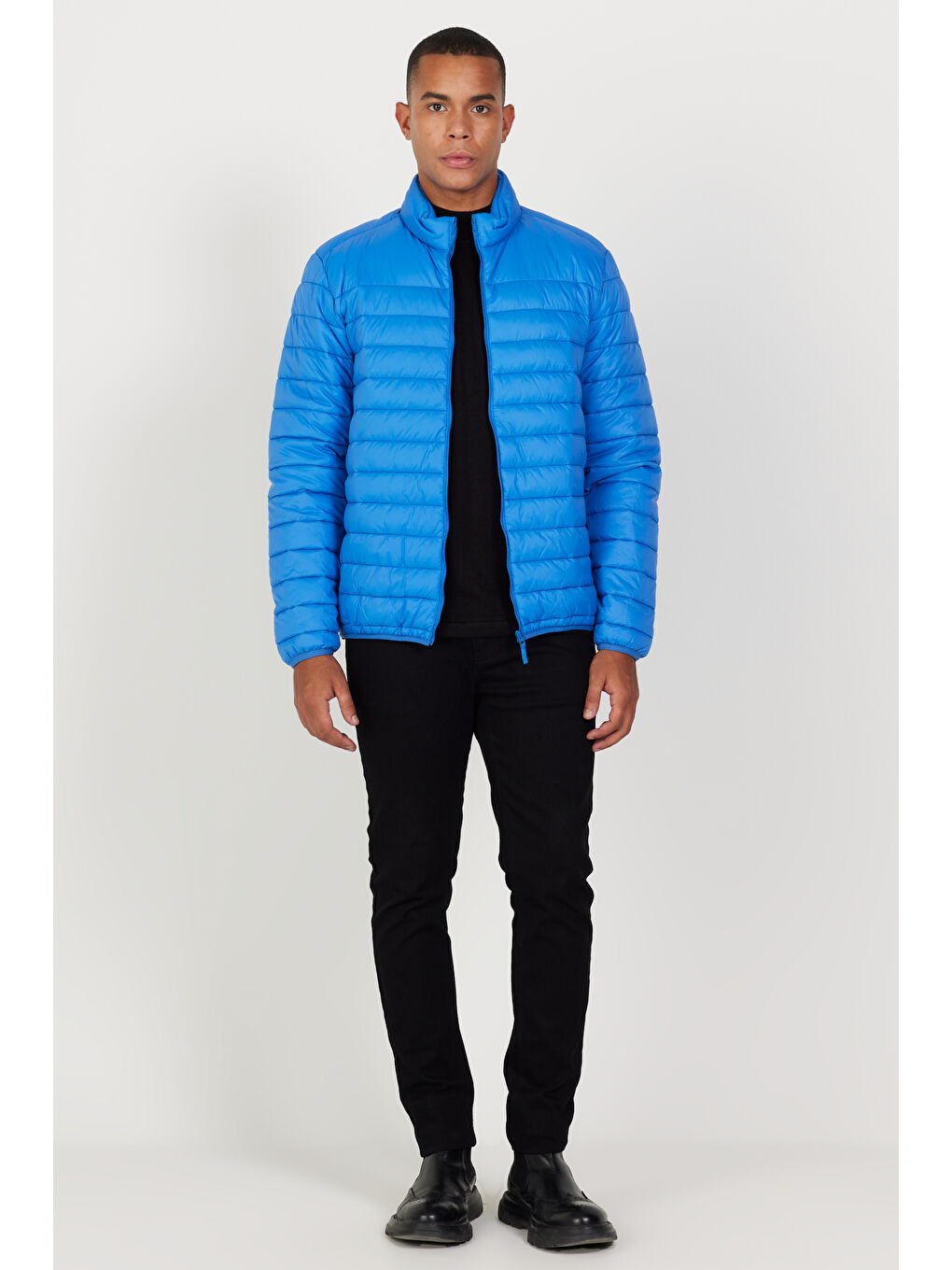 Erkek Mavi Standart Fit Normal Kesim Dik Yaka Ultra Hafif Elyaf Dolgulu Mont-1