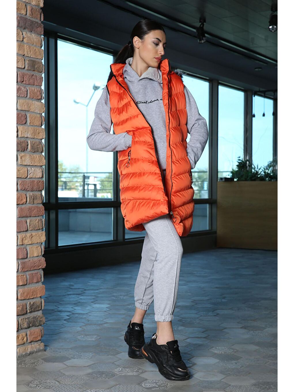 Turuncu Kadın Kürklü Uzun Şişme Yelek