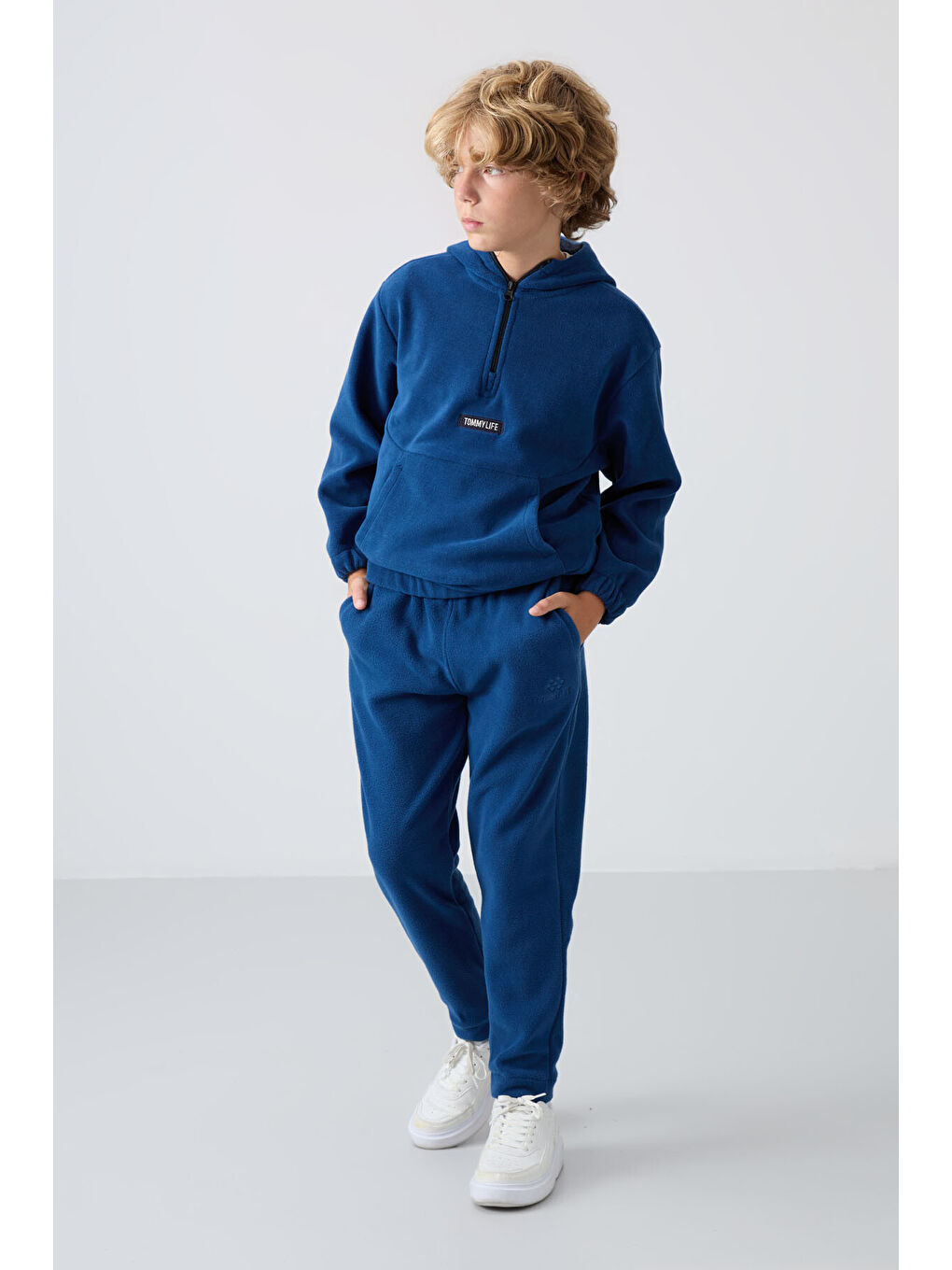 Mavi Parlament Kalın Yumuşak Dokulu Standart Fit Nakışlı Polar Erkek Çocuk Eşofman Alt - 11219-5