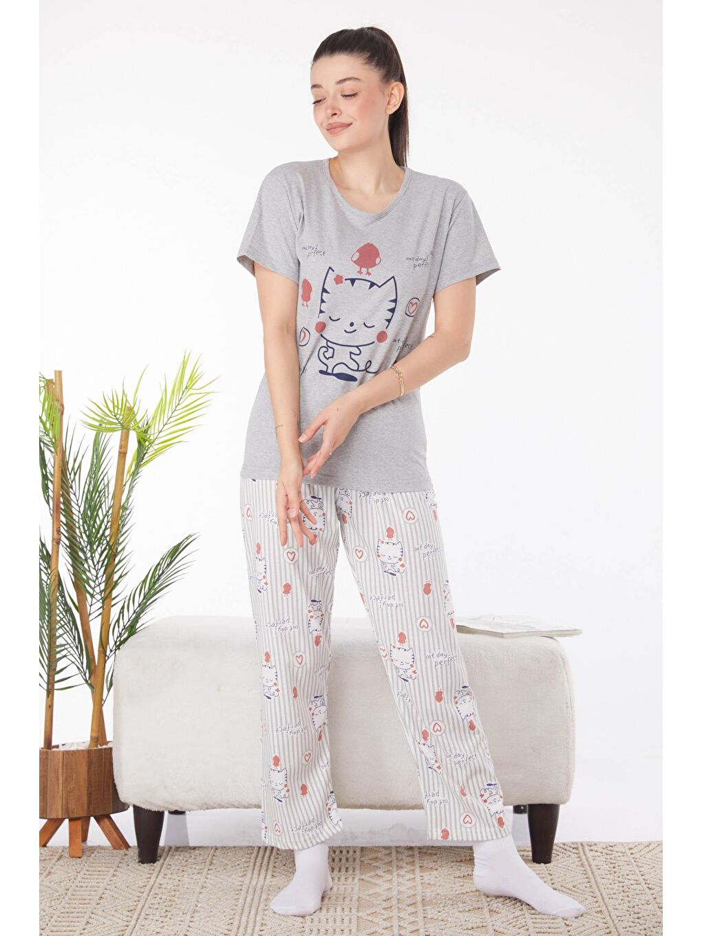 Bisiklet Yaka Kadın Gri Baskılı Pijama Takımı - 25813-1