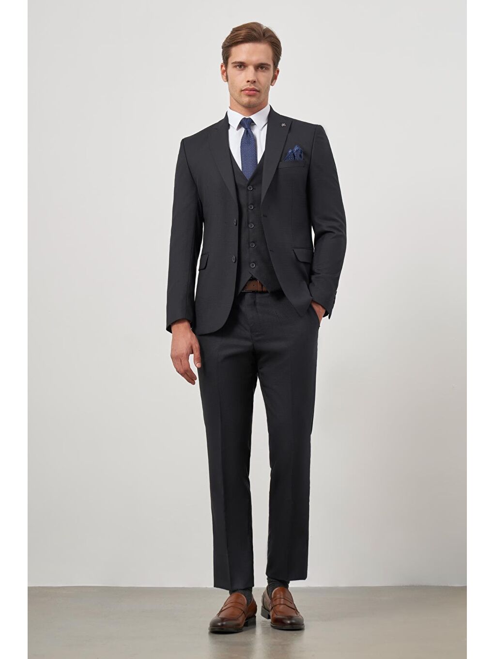 Koyu Lacivert Kılıç Yaka Yelekli 6 Drop Slim Fit Classic Takım Elbise 1001245156-1