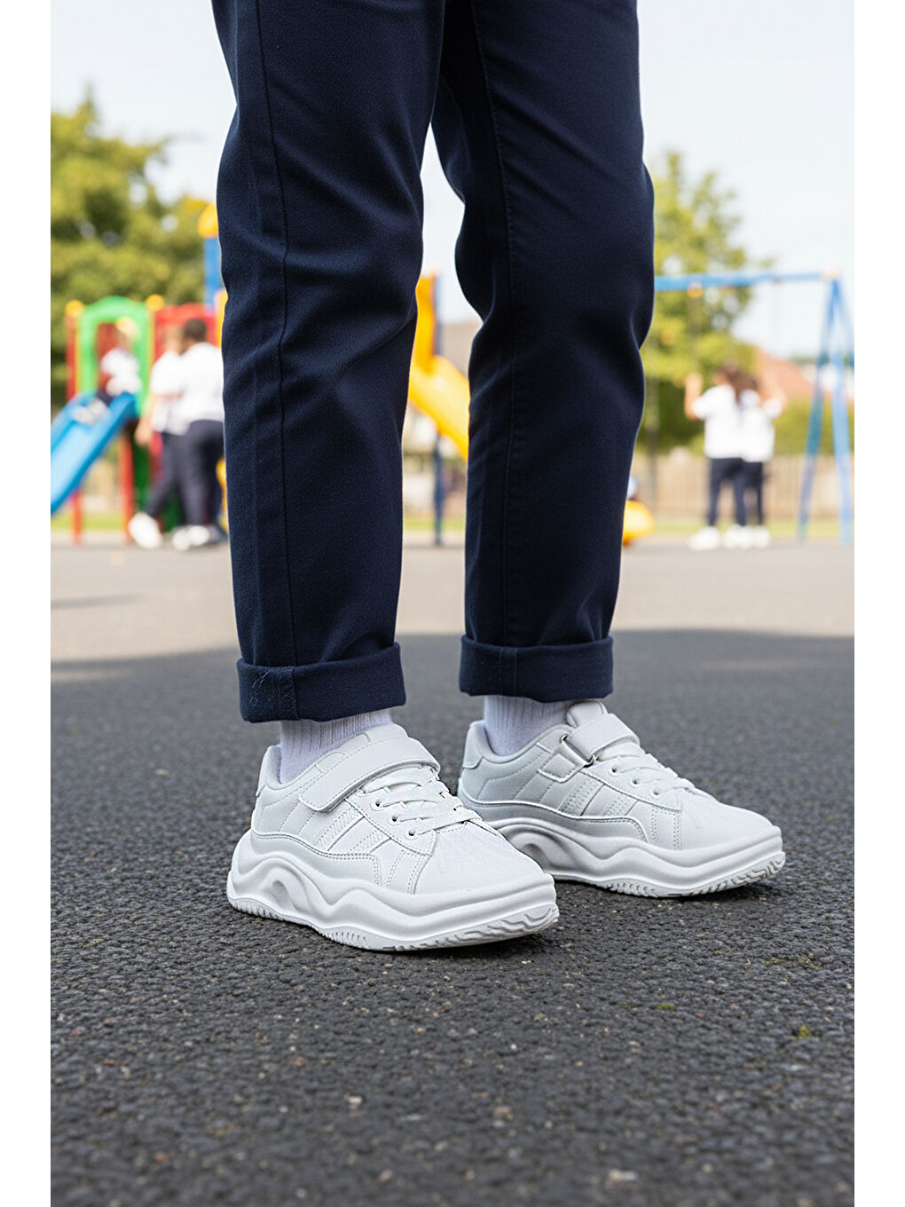 Beyaz Cırtlı Hafif Esnek Erkek Çocuk Spor Ayakkabı 2033 F-2